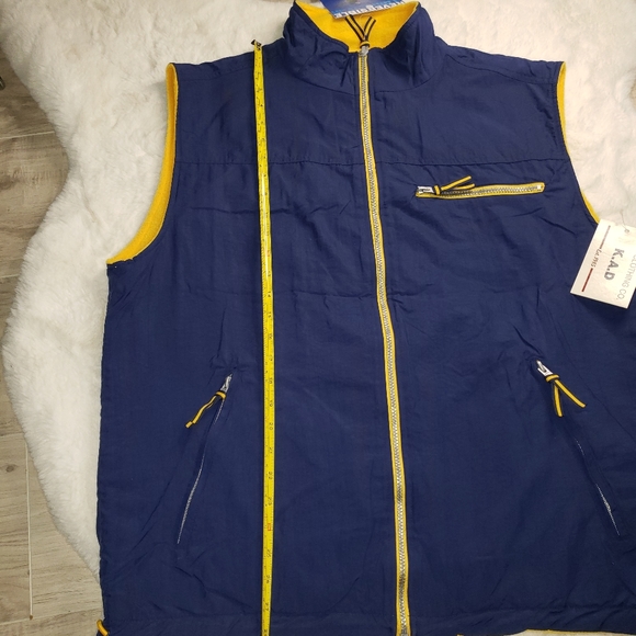 Men Reversible Vest Jacket - Picture 4 of 9